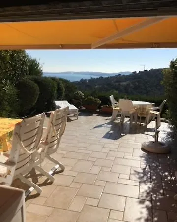 La Maison Collines De Guerrevieille サント・マキシム